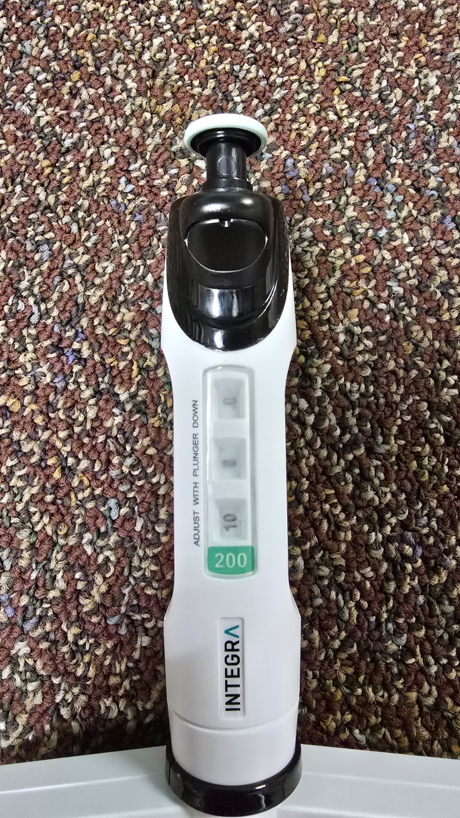 Integra Evolve Pipette, Multi-Channel, 200ul. Used, cloudy plastic