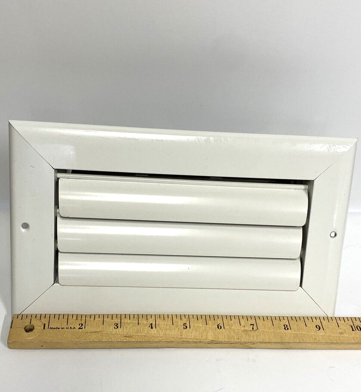 AirGuide 8x4 Curved Blade Ceiling Diffuser Opposed Blade Damper CB1-OB White