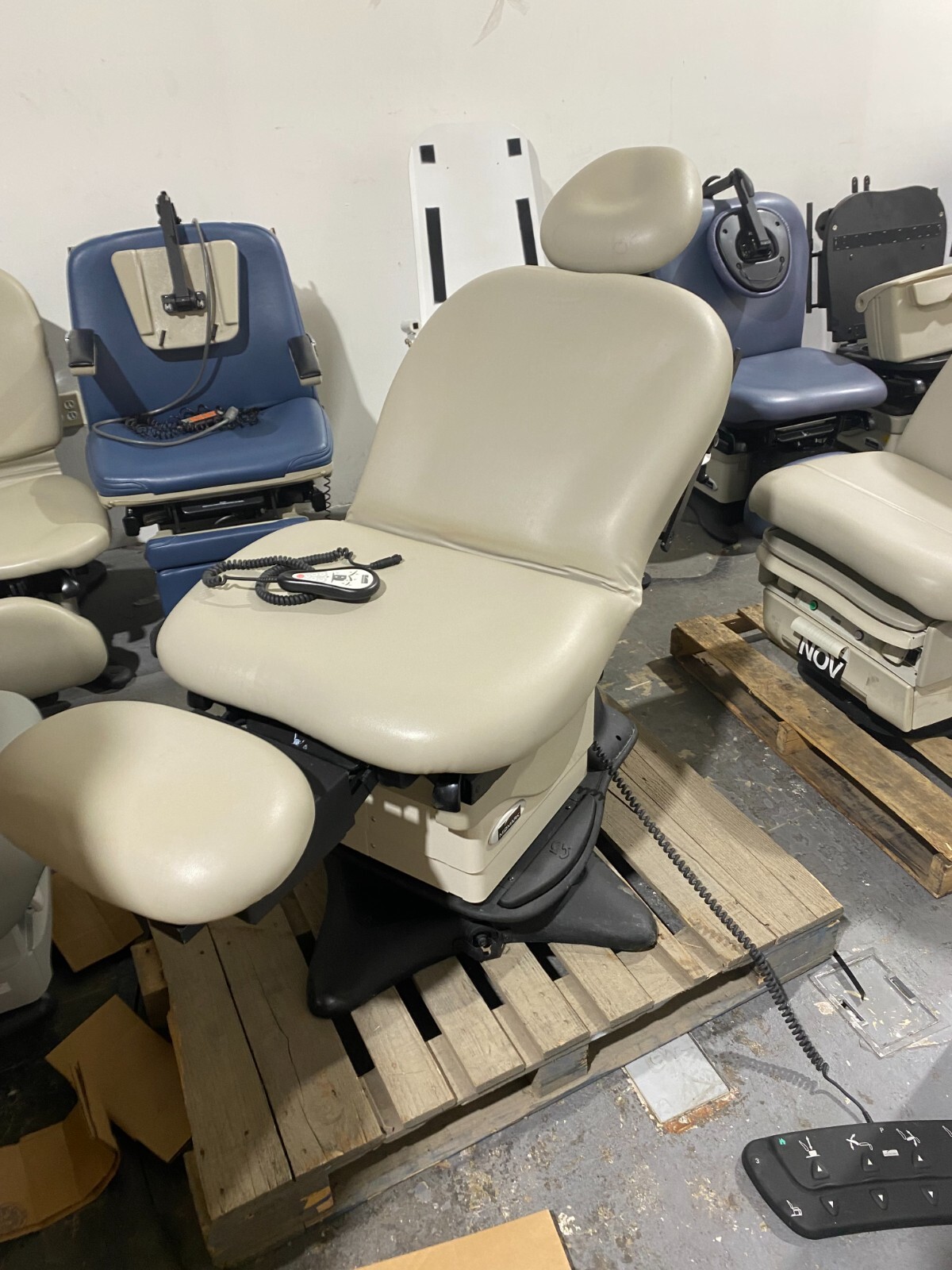 Midmark 630 Programmable and Swivel With hand control