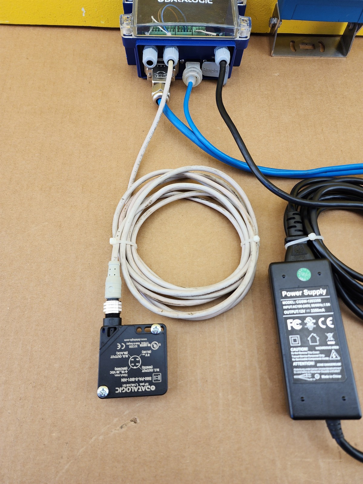 Datalogic Accu-Sort 1000067753 Industrial Laser Scanner w/ Base/Interface/Sensor