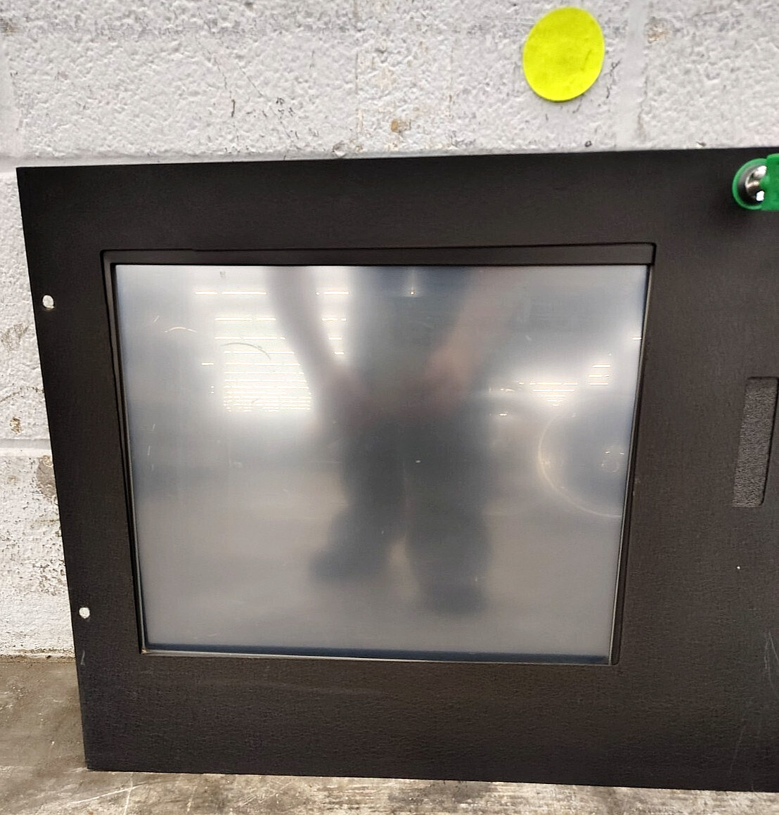 SELF-SERVICE INTERACTIVE TERMINAL W/17" TOUCHSCREEN & BILL VALIDATOR P17BH-AB