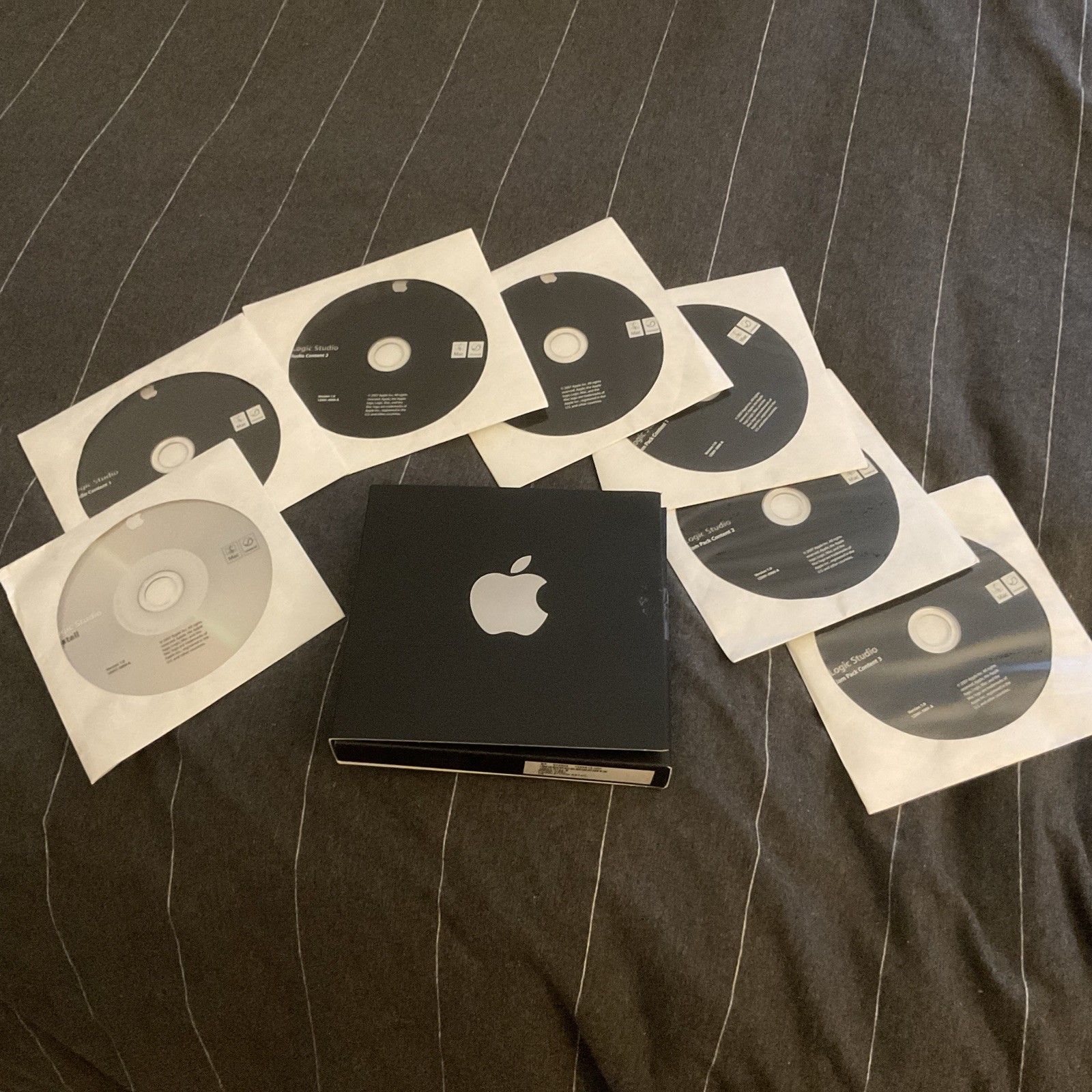Apple Logic Studio Pro 8 COMPLETE Physical Box Set, DISCS & BOOKLETS INCLUDED