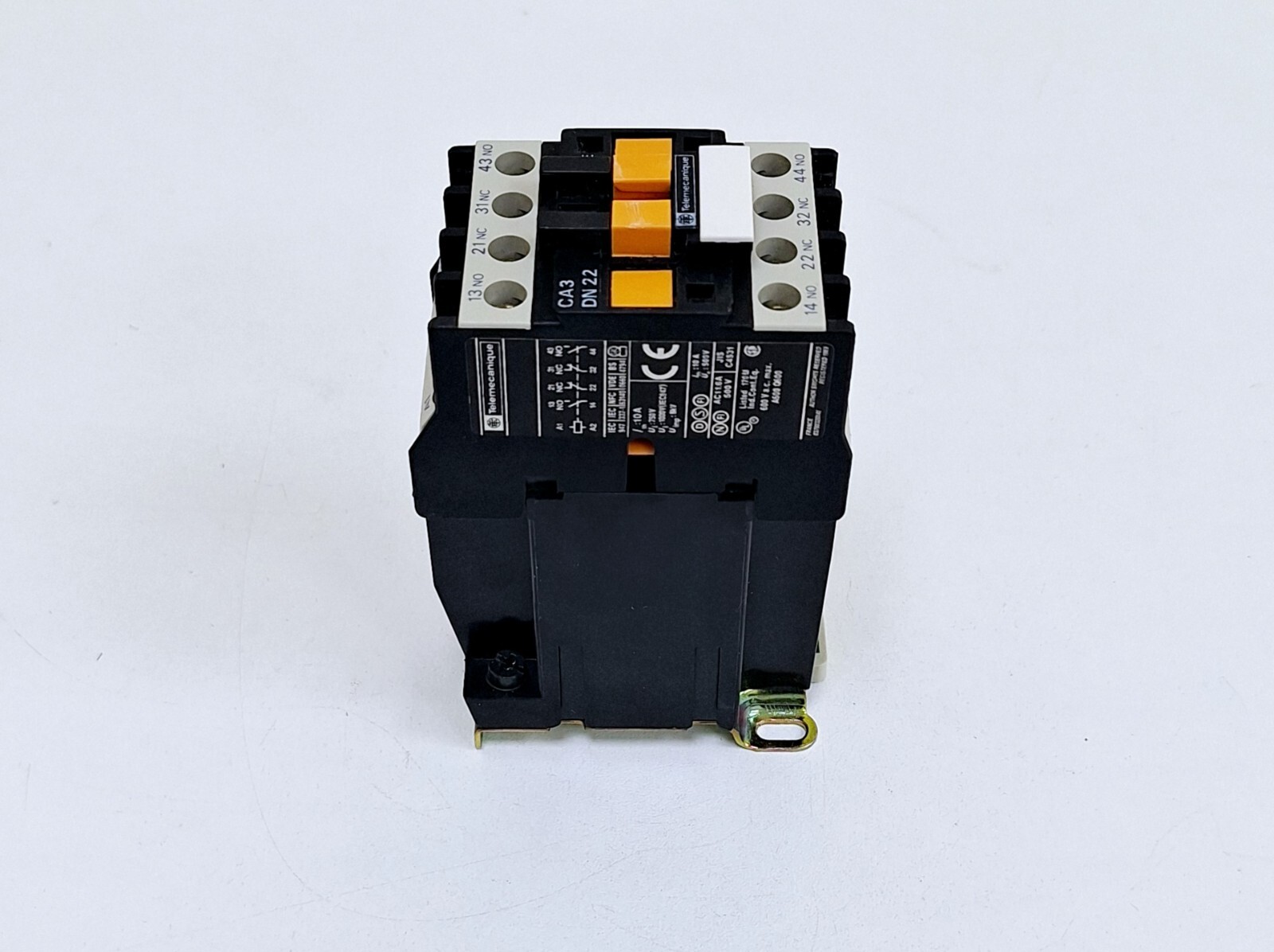 Telemecanique CA3DN22 / 220V DC Control Relay