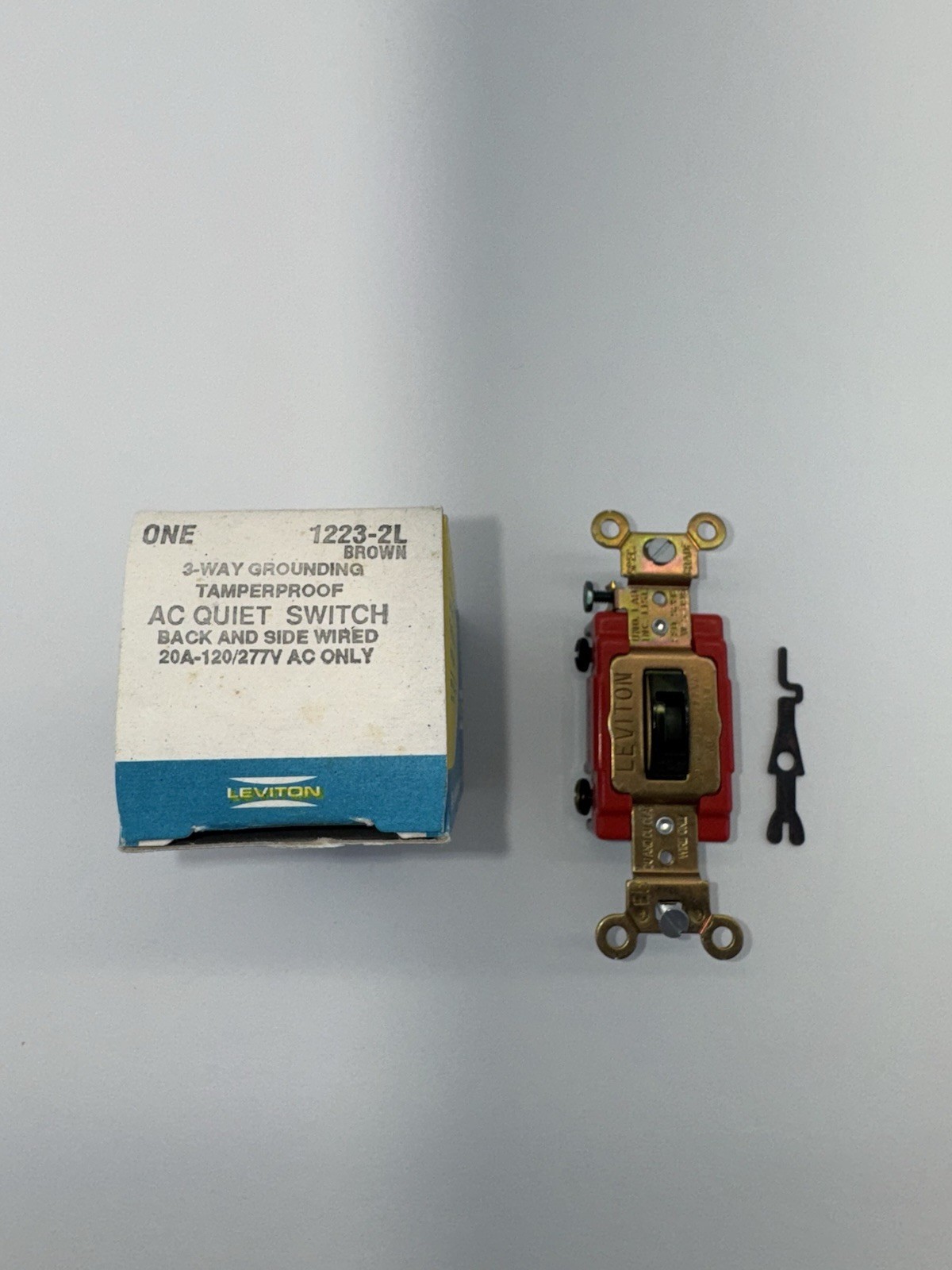 Leviton 1223-2L 20-Amp, 120/277-Volt, Toggle Locking 3-Way AC Quiet Switch,