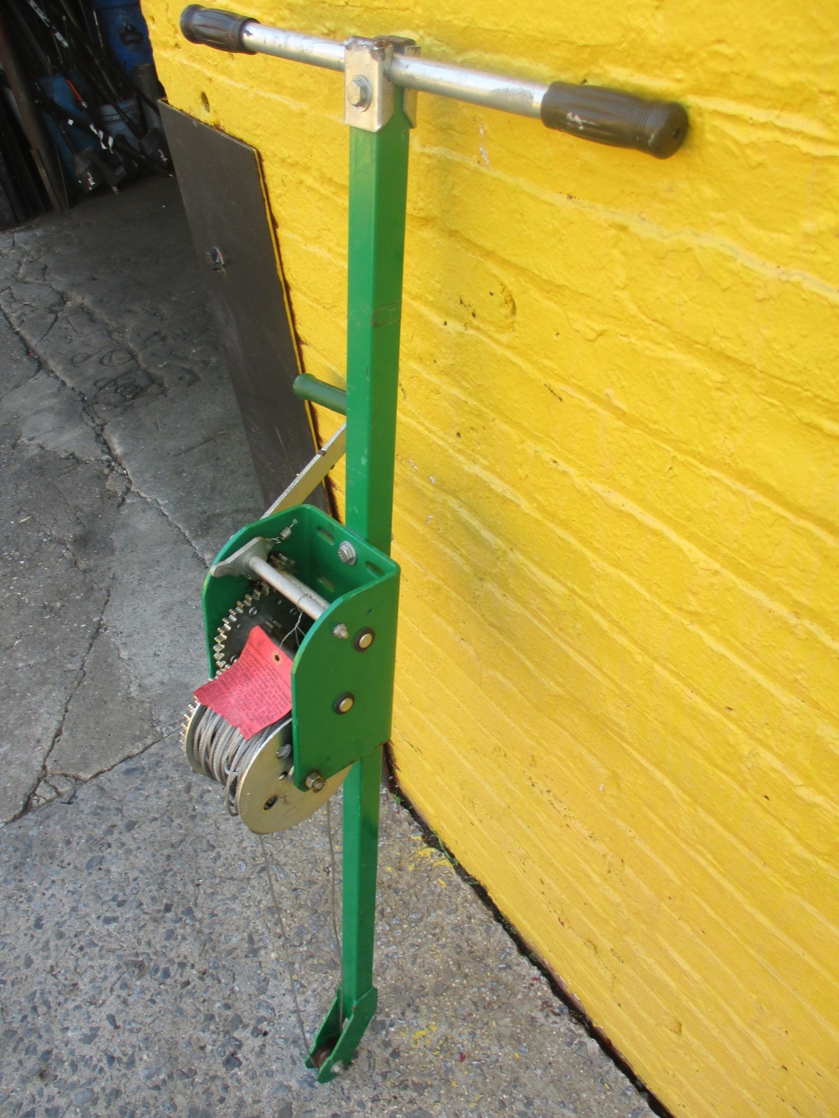 GREENLEE 766 MANUAL PULLER / TUGGER 1500 LBS DEMO MODEL NEW