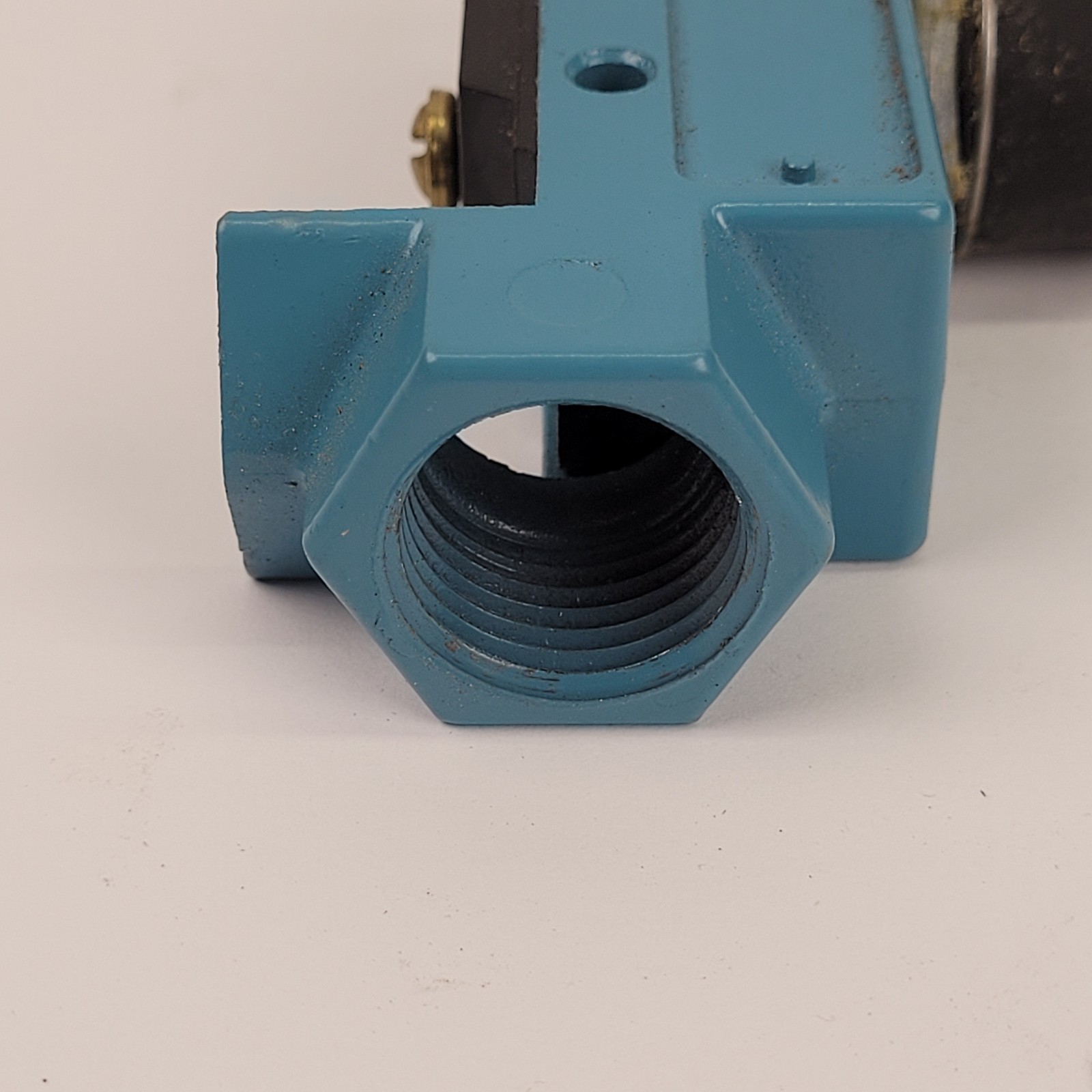 Micro Switch BZE6-2RN Limit Switch, 15A 125/250/480VAC - NEW
