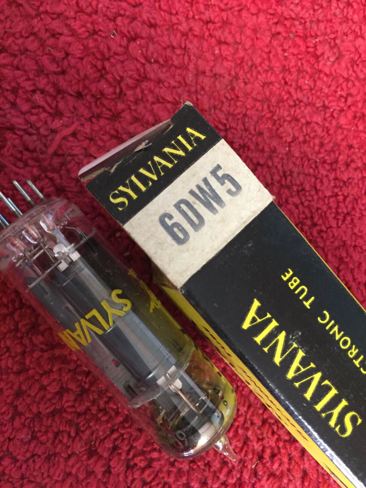 6DW5 SYLVANIA  VINTAGE TUBE NOS