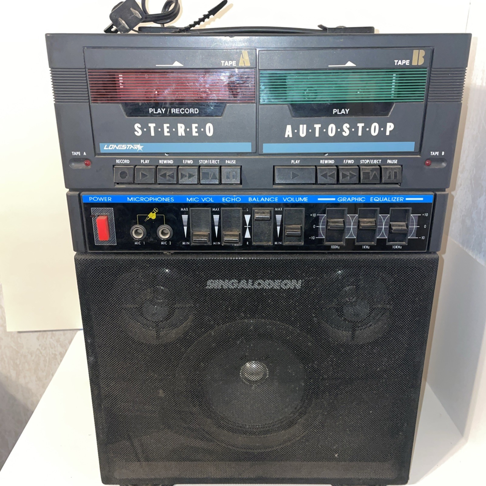 VTG LONESTAR K-5 SINGALODEON 2 Bay Cassette Tape Karaoke Machine - Powers On