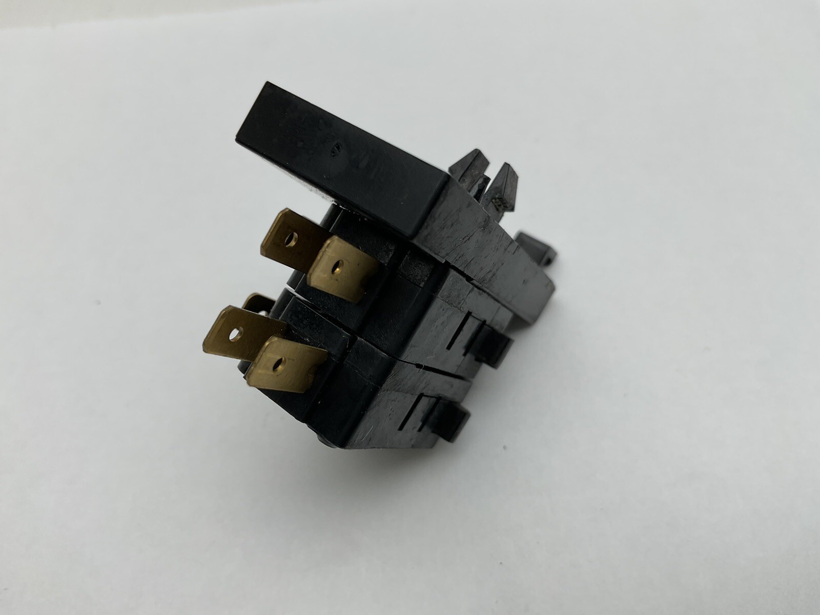 Dixie Narco 276E, 501E & 600E Soda Machine Vend Motor Double Cluster Switch