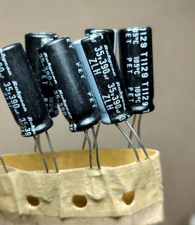 10pcs Rubycon 390uf 35v Radial Electrolytic Capacitors (Replacing 25v)