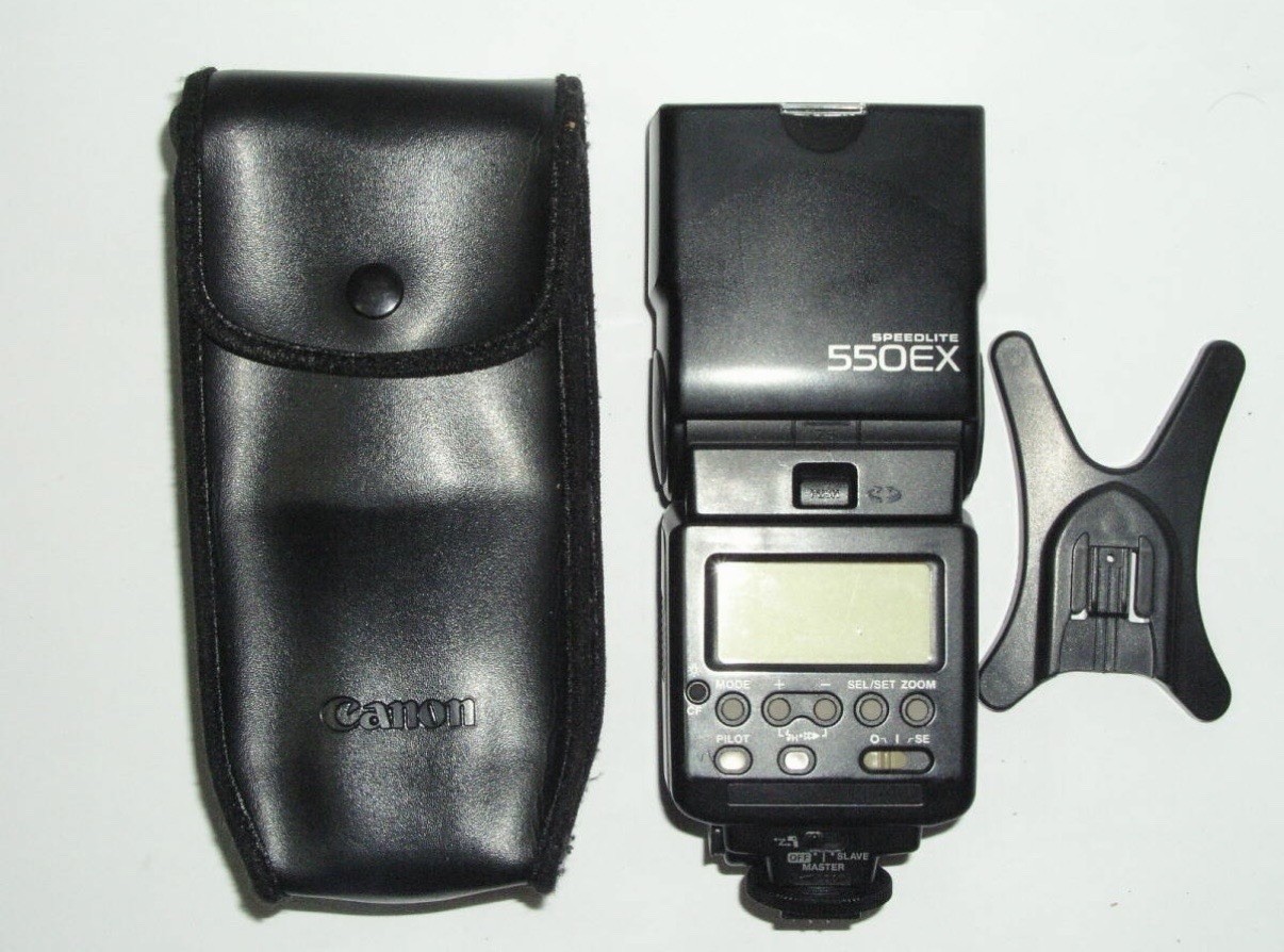 Canon Speedlite 550EX Shoe Mount Flash E-TTL GN55 Master Tested w/ Case Stand