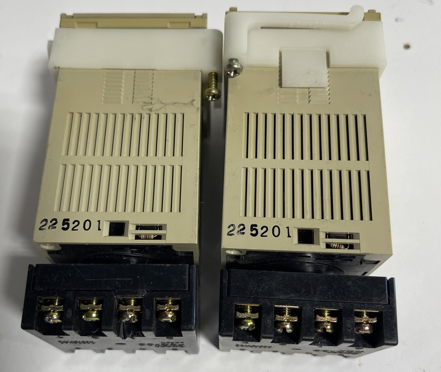 Lot Of 2 Omron E5CS-RKJ Temperature Controller