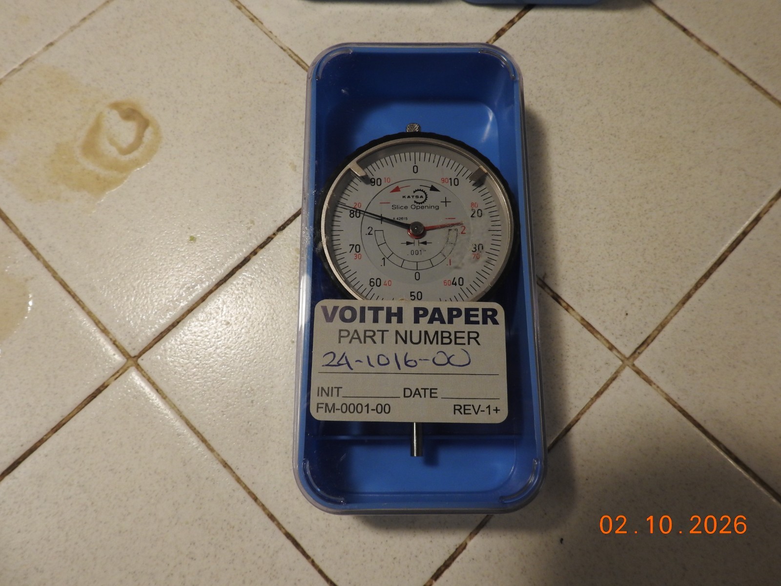 Dial indicator 0.001" increments. (Total range is 0.400") VOITH PAPER HEADBOX