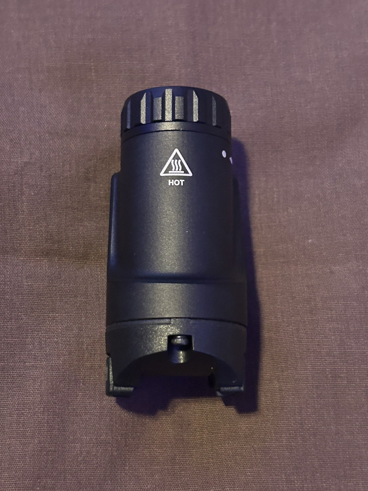 Sig Sauer FOXTROT1X Weapon Light 450 Lumens + 4-CR123a Batteries & Mount Clips
