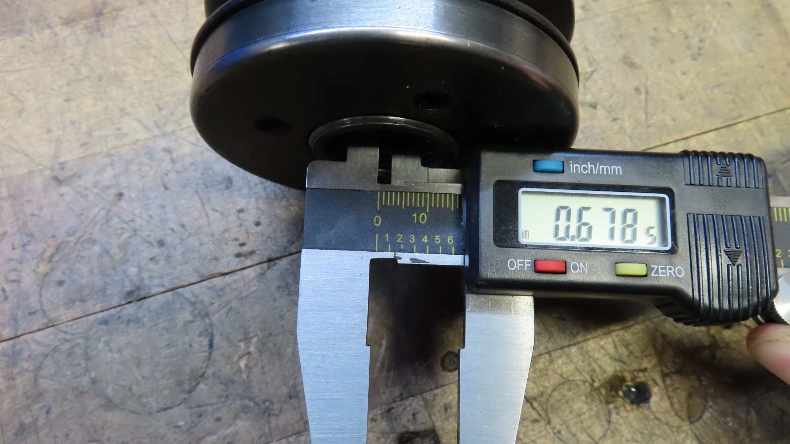 L.H. thread Cutter Grinder Surface grinding wheel arbor 1-1/4 ctr W/removal tool
