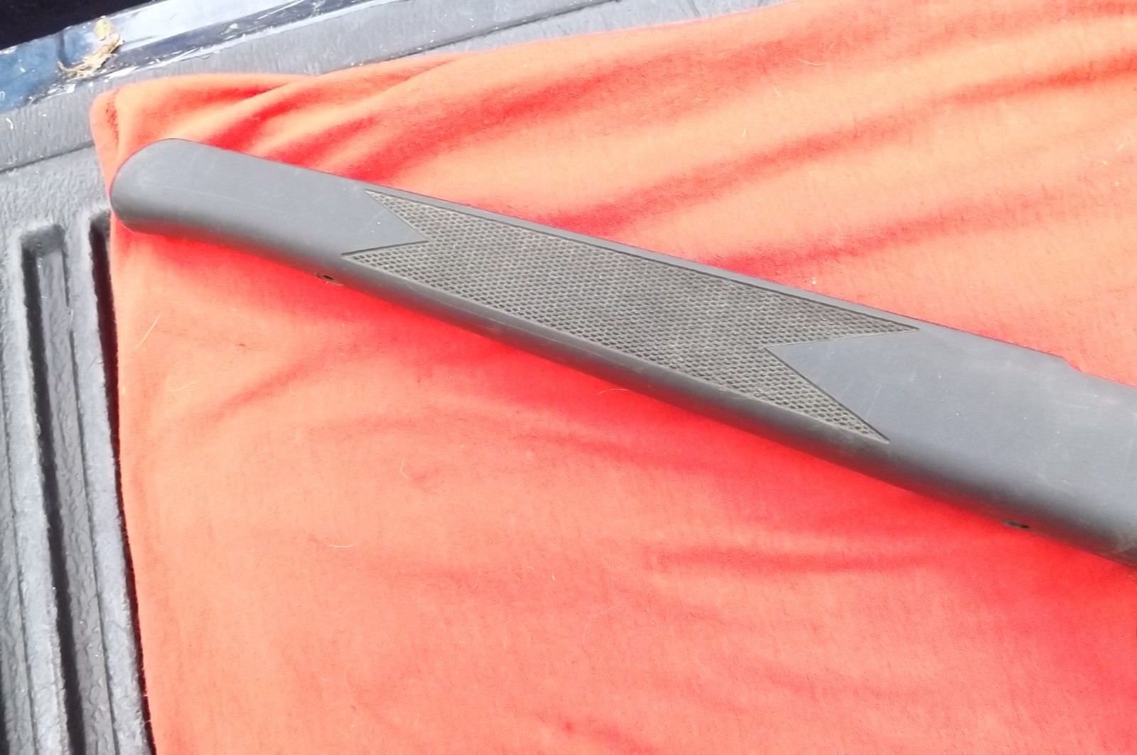 Traditions Buckhunter Inline.50 Cal. Muzzleloader BLACK OVER WOOD Stock