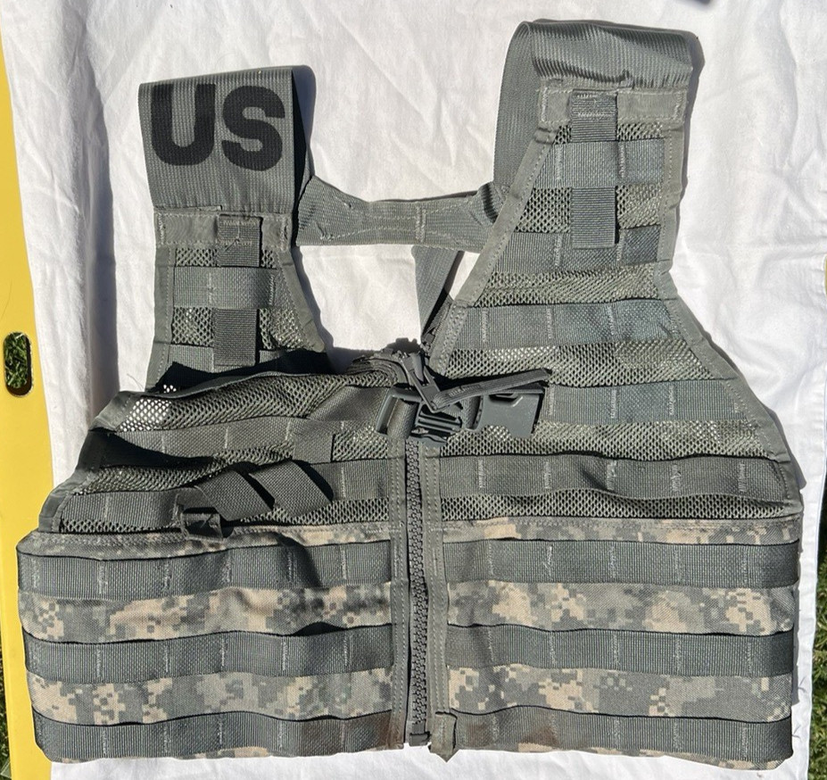 USGI Fighting Load Carrier FLC ACU, Very Good, Snaps & Zipper functional