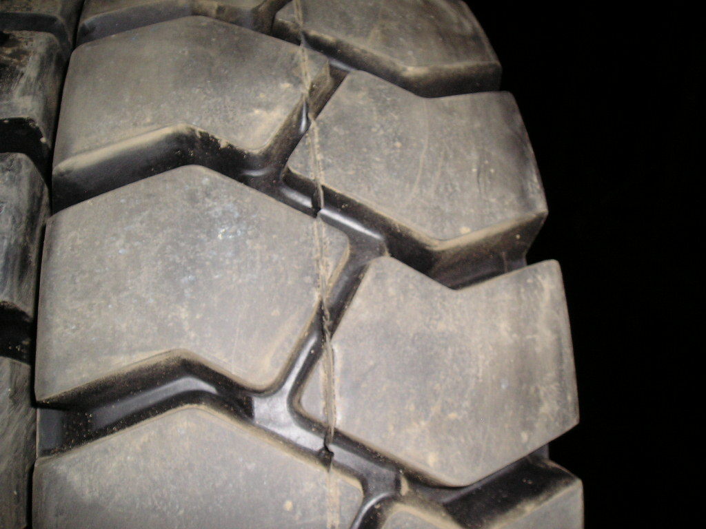 (2-tires) 300-15 tires Advance solid fork-lift tire 300/15 No flats 30015