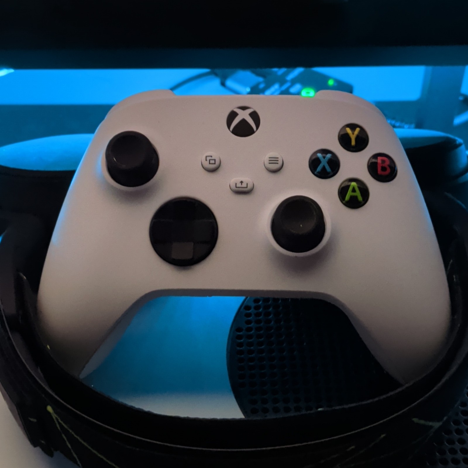 Microsoft Xbox Series S Bundle w/ Controller, SteelSeries Headset, Seagate 1TB …