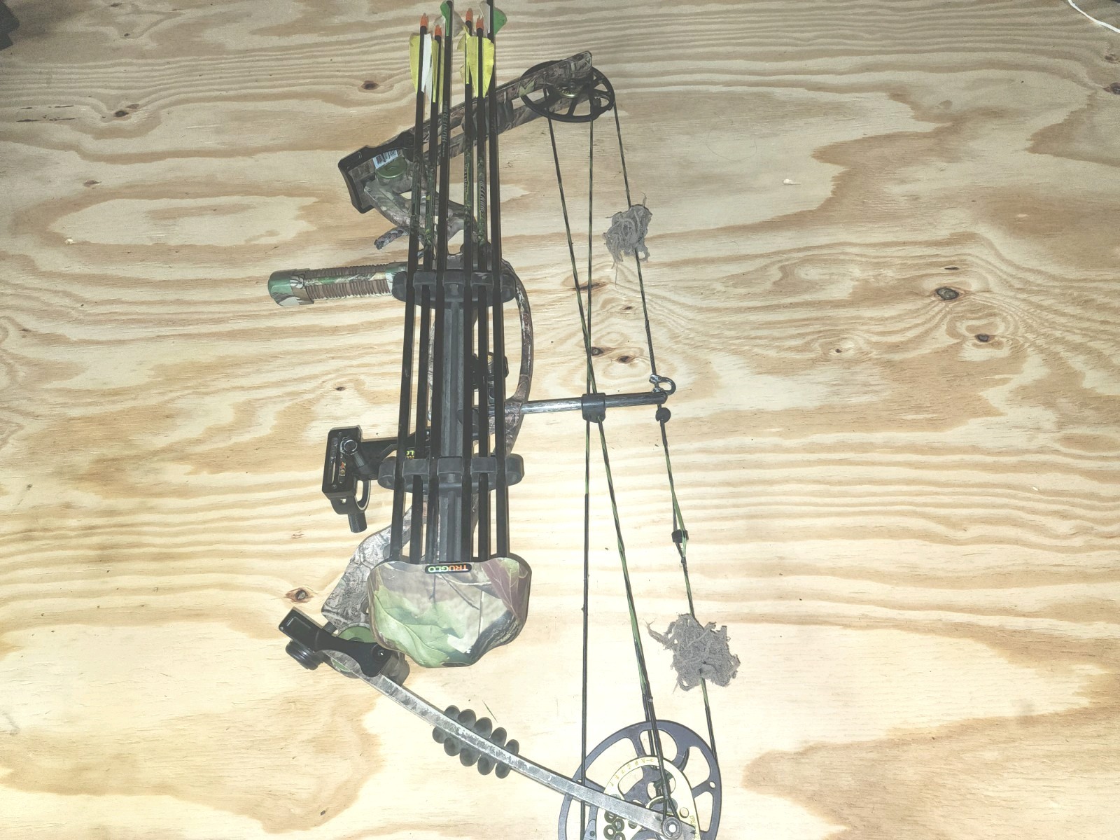 Ridgeline Reflex Compound Bow RH 60-70 Draw Weight 27-30 Draw Length W Extras