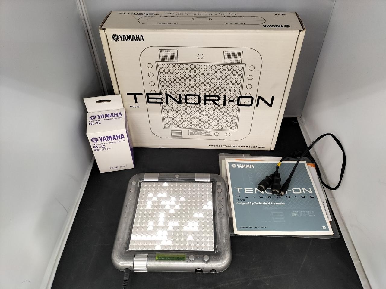 YAMAHA TENORI-ON TNR-W Digital Synthesizer Sequencer LED 16x16 Pad w/Box Tested