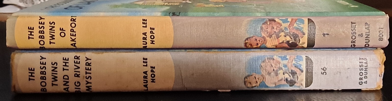LOT OF 17 VINTAGE BOBBSEY TWINS LAVENDER-SPINED PICTURE COVERS