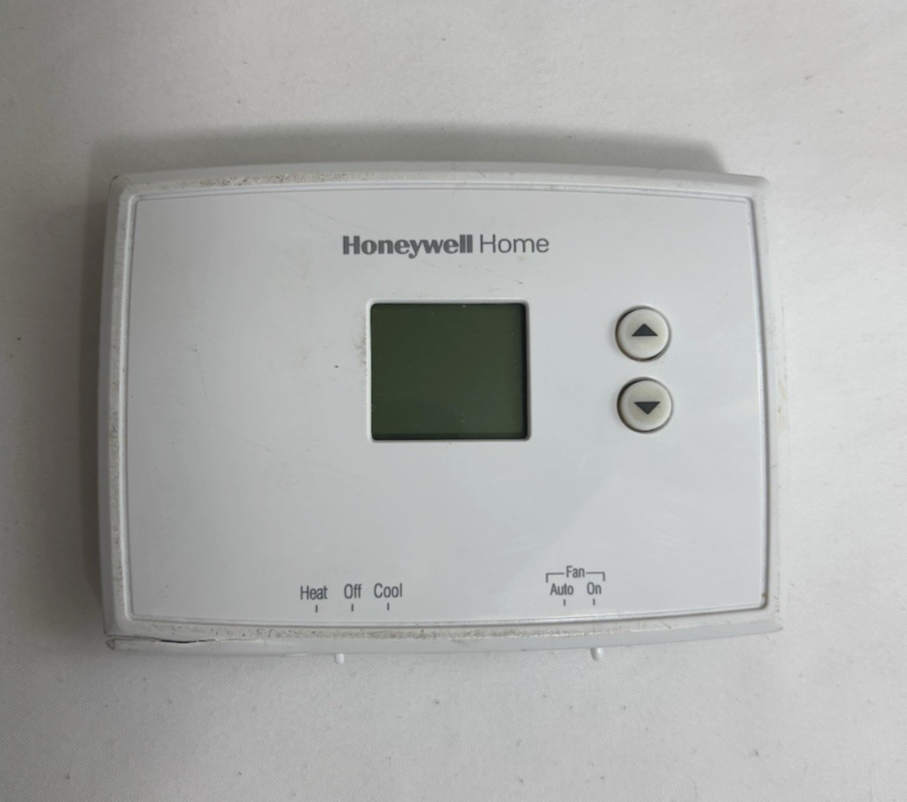 Honeywell Home RTH111B1024 Digital Non-Programmable Thermostat