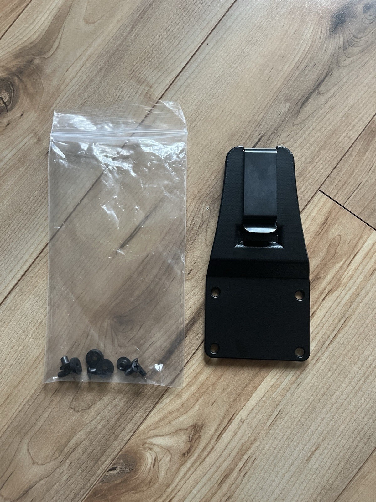 Essee Knives Dangler Black