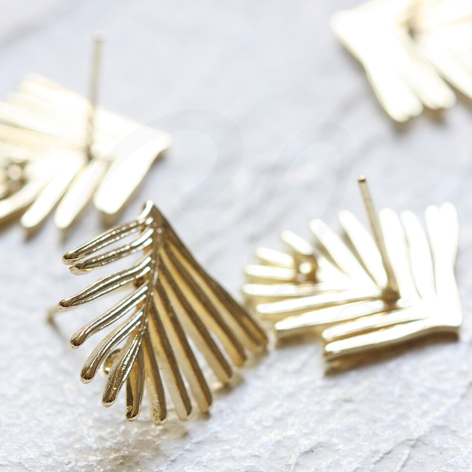 2 Pieces (One Pair) Gold Plated Brass Earring Post - Leaf 20x21mm (CW-4397C)