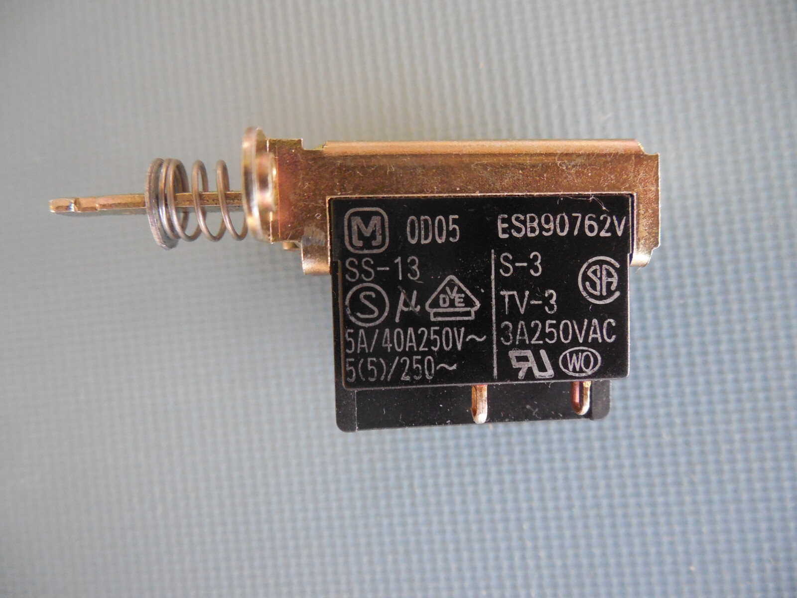 SWITCH, P/N ESB90762V  RATING: 3AMPS 250VAC