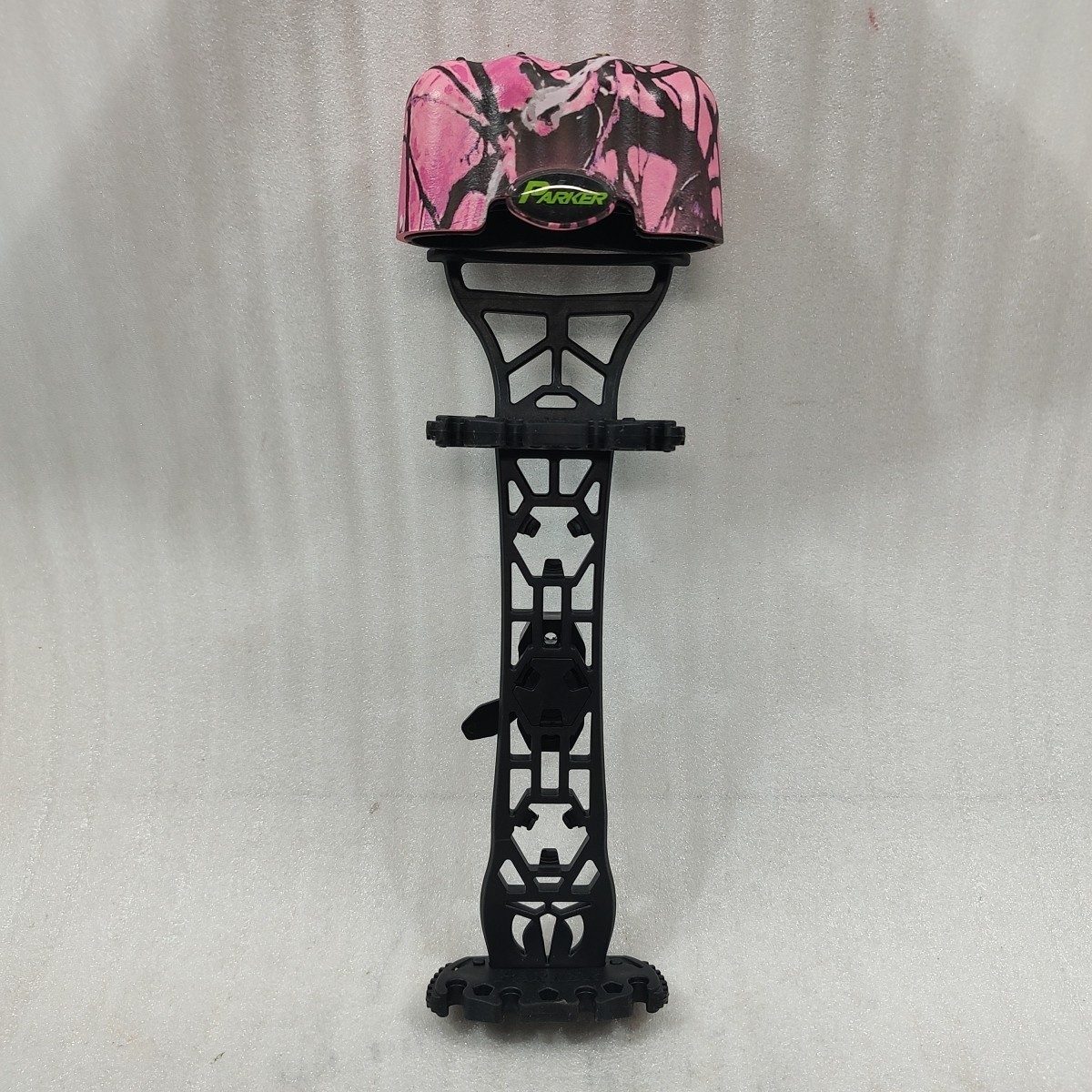 Parker 4 Arrow QUIVER 33-1118 Pink Camo With Mount Red Hot Quick Detach NOB