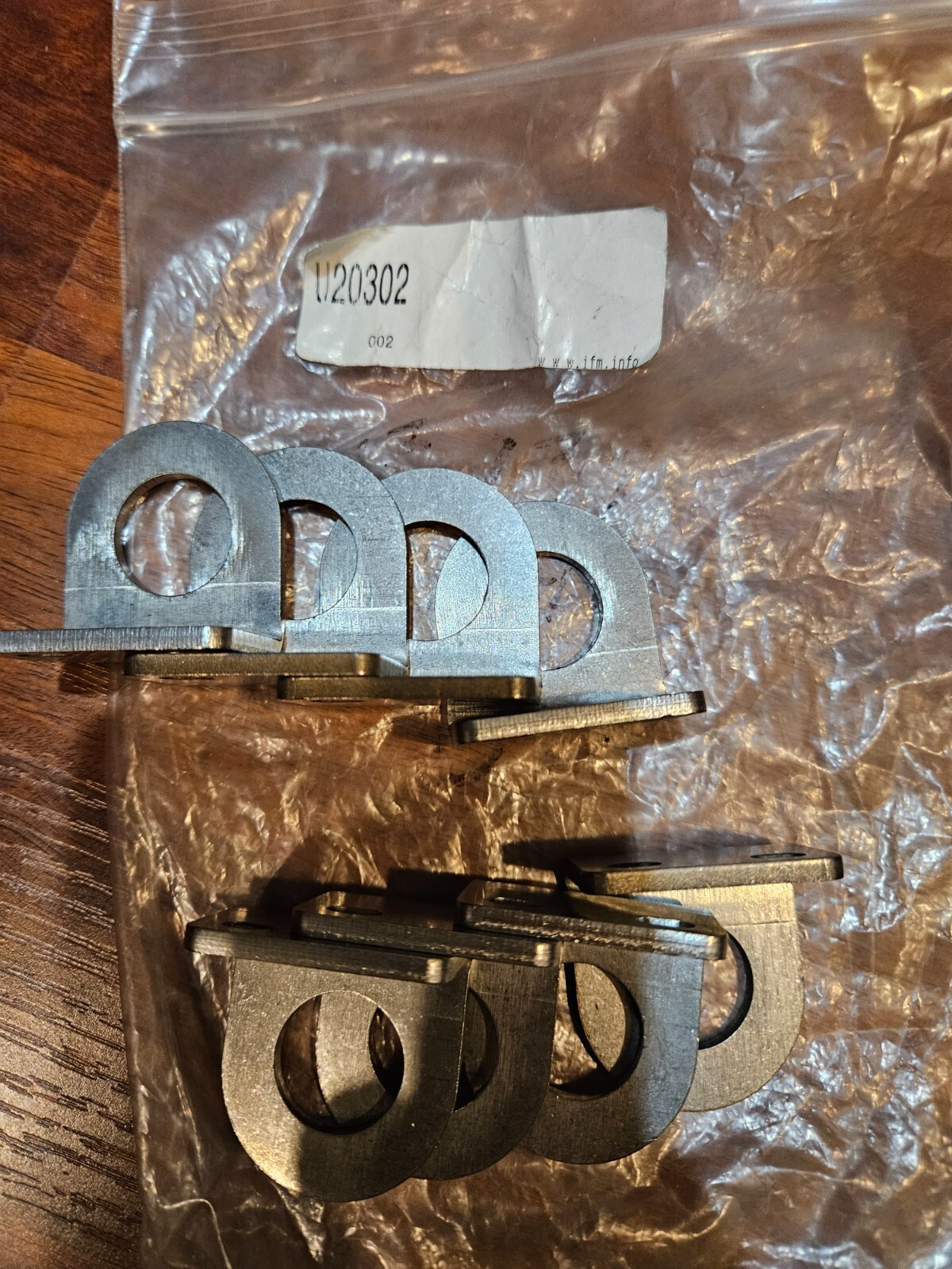 Ifm U20302 L-Bracket,F/ 18Mm Dia Sensor