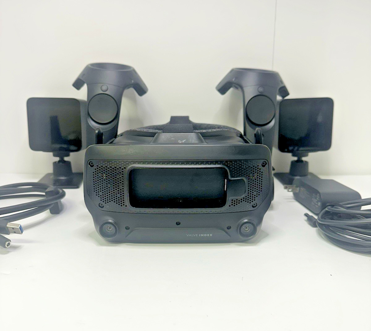 Valve Index Full Kit with 1.0 Base Stations, Vive Controllers, All Hookups