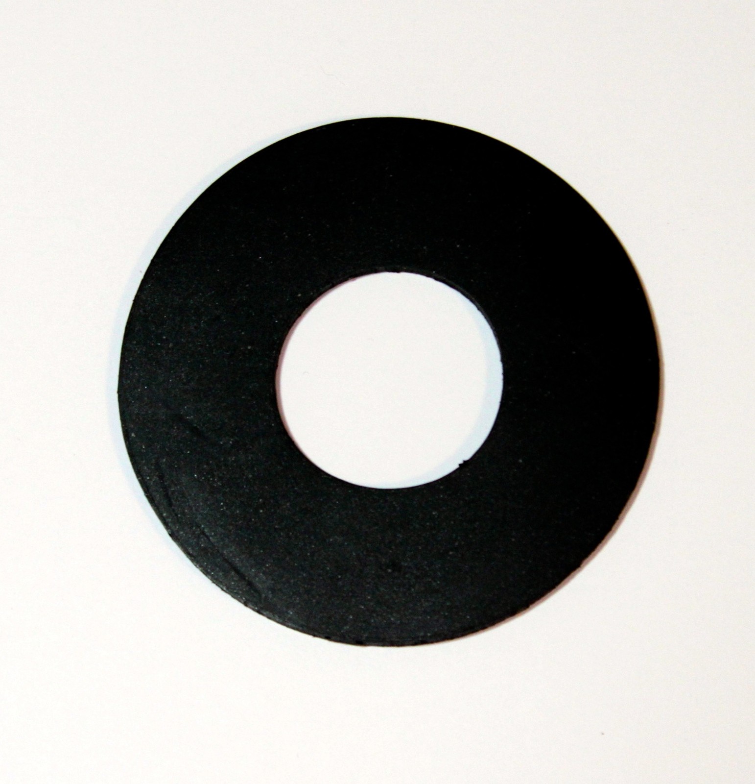 Fuel Cap Gasket - PIPER CHEROKEE - 3" OD x 1 ¼” ID x 1/16” Thick  #RG-325(1/16)