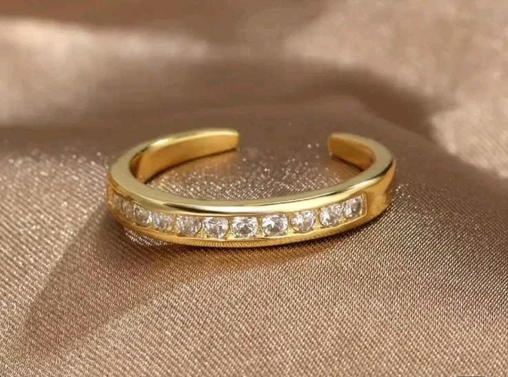 Toe Ring Channel Set Round Cut Cubic Zirconia 14K Gold Plated