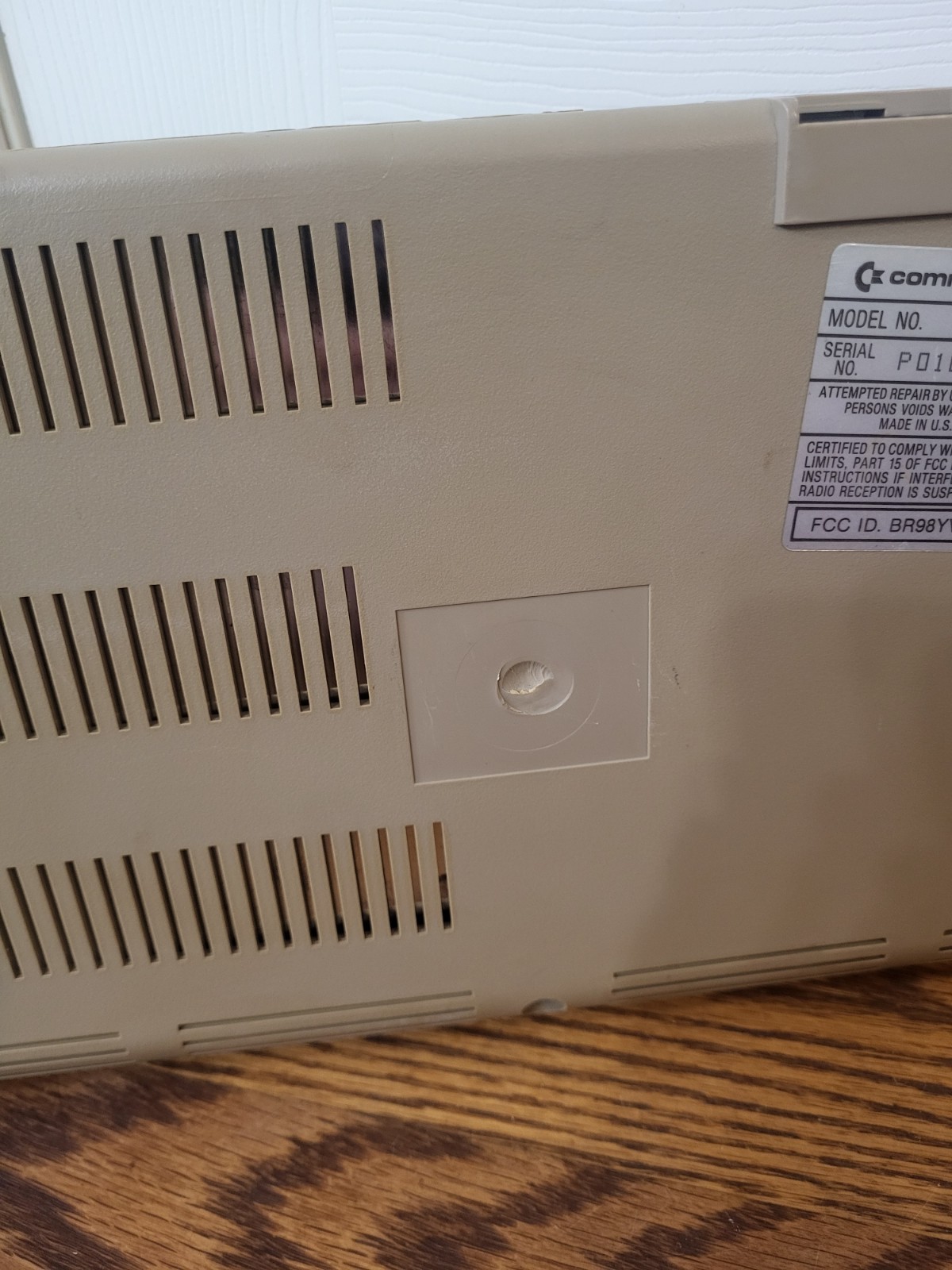 Commodore 64 Model C64 Breadbin Vintage Computer - READ Missing Key