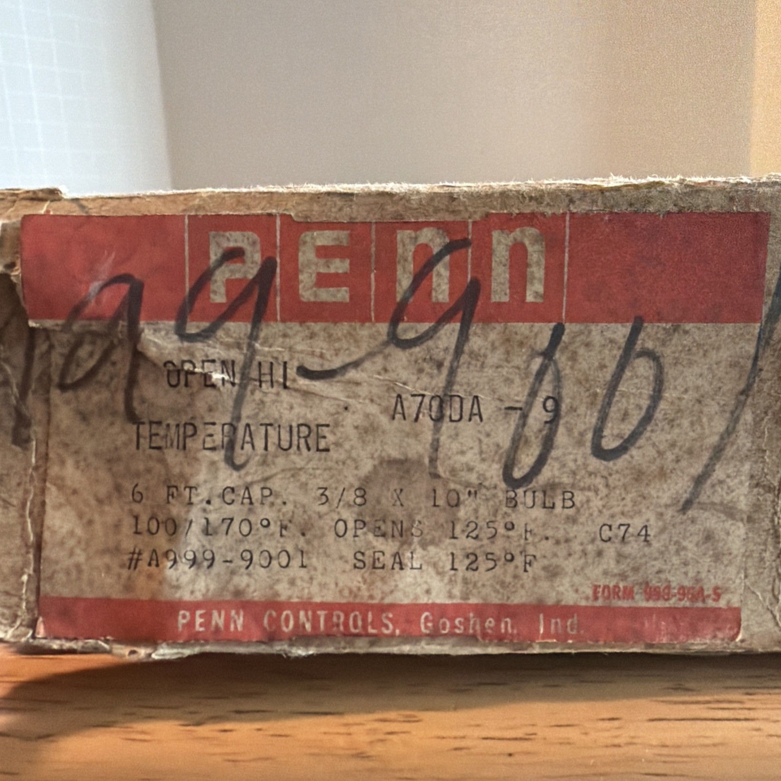 Johnson Controls / Penn A70DA-9 Open Hi Temperature Controller NIB