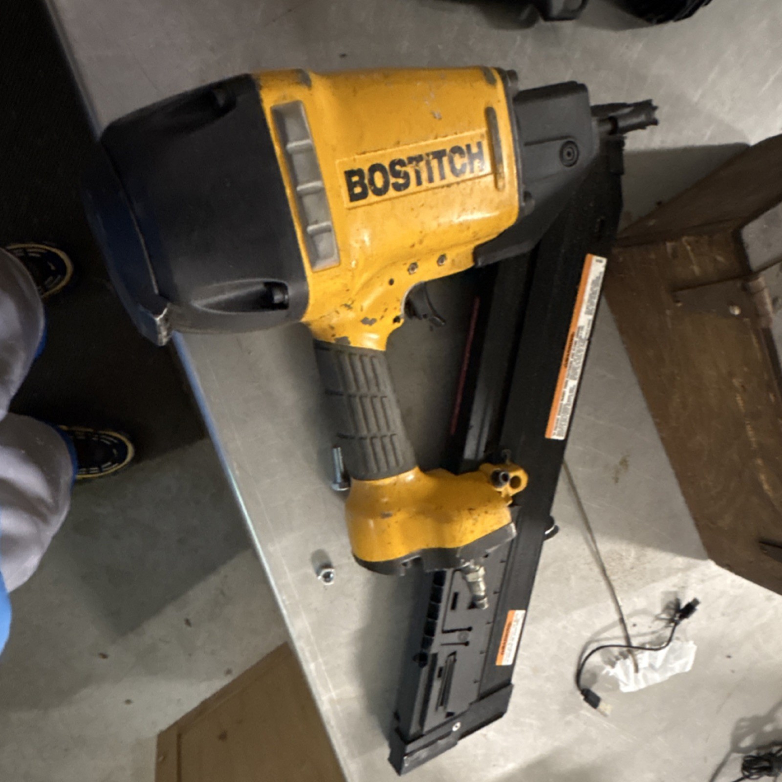 Bostitch N58WW Framing Gun Yellow Black High Power Clipped Head
