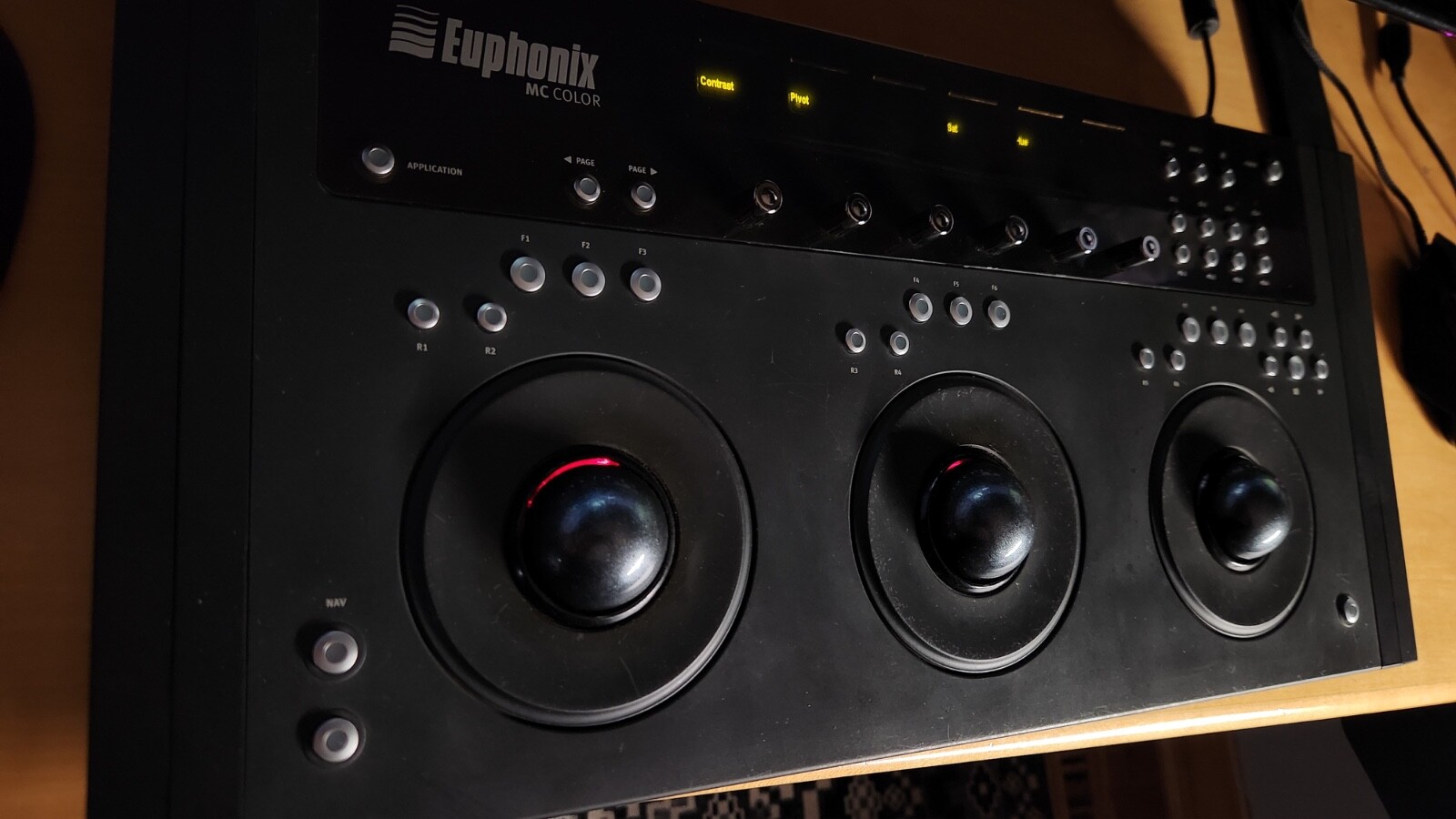 Euphonix Avid MC Color Grading Trackball Control Surface color grading Resolve