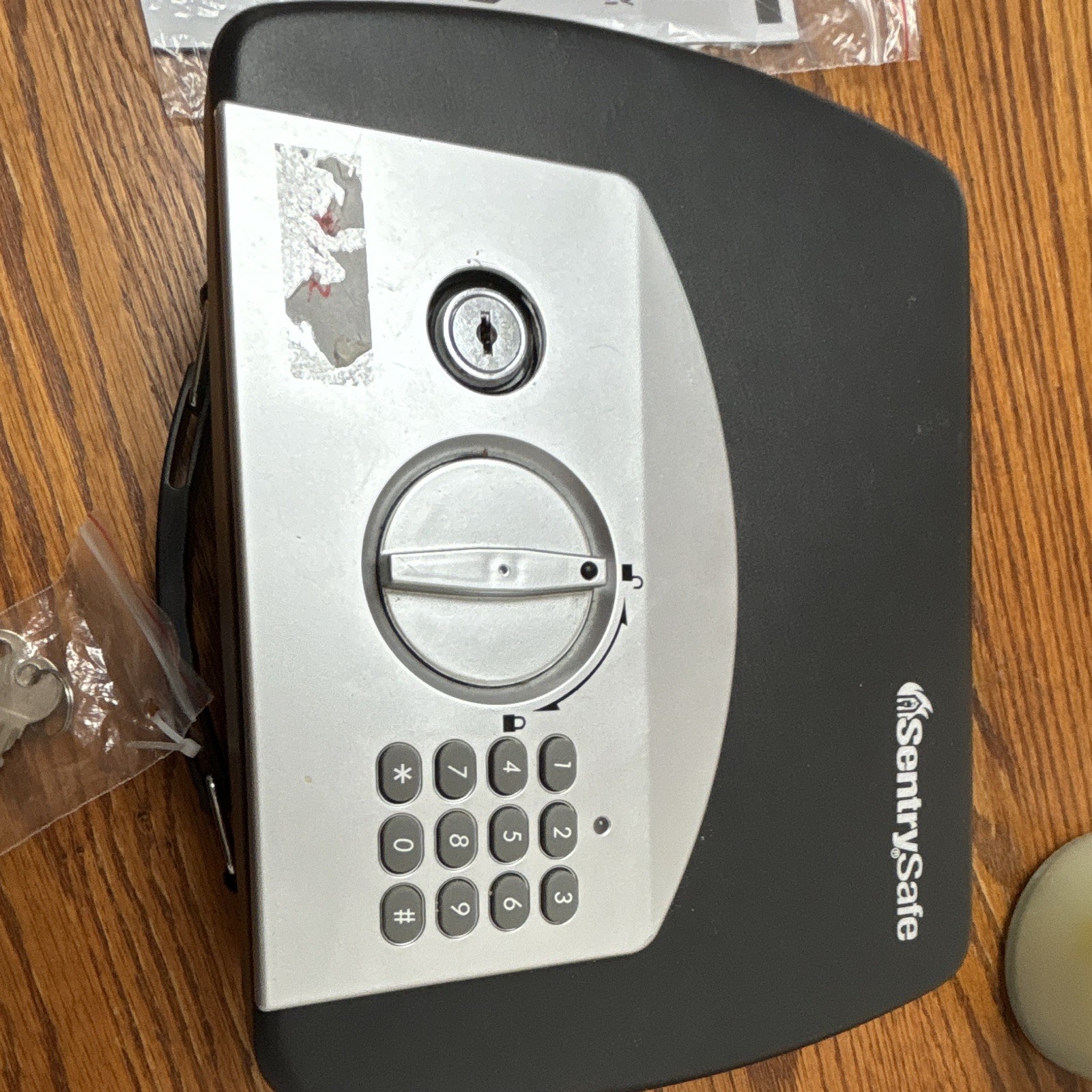 SentrySafe Portable Digital Lock Safe, Black/Silver Metal, 2 Keys and batteries