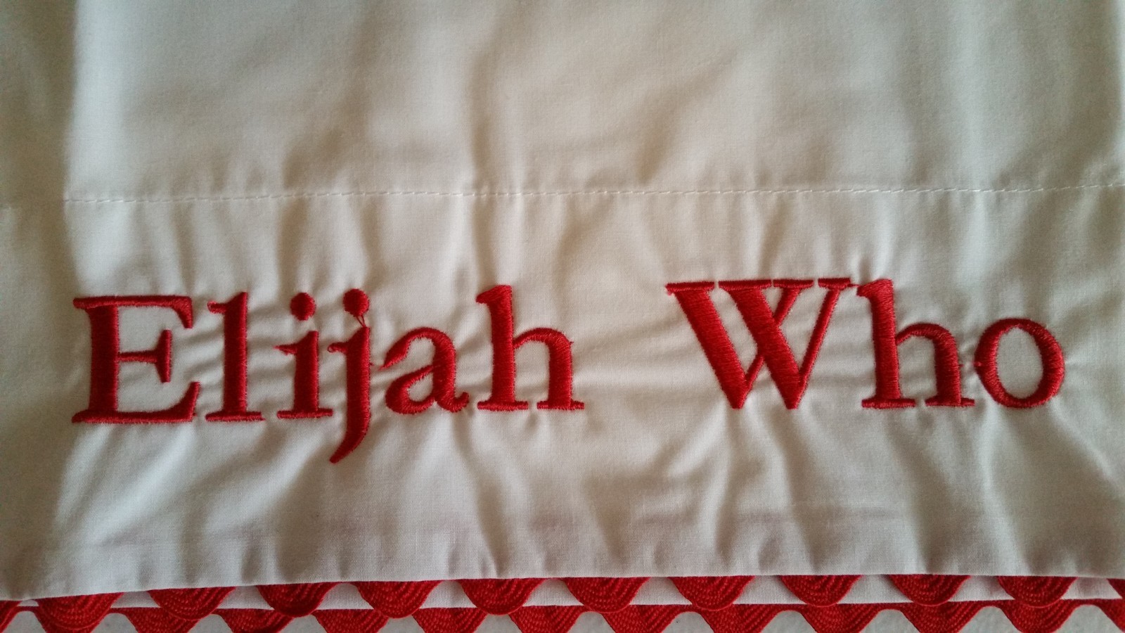 Pottery Barn Kids Dr. Sues Standard Pillowcase "Elijah Who" White New