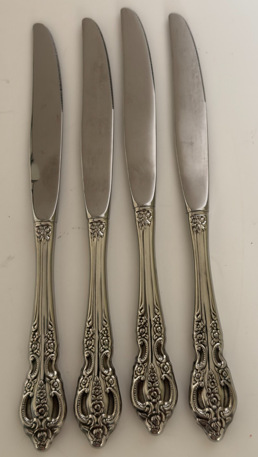 Oneida PEMBROOKE Renoir Set 4 Dinner Knives Flatware Stainless