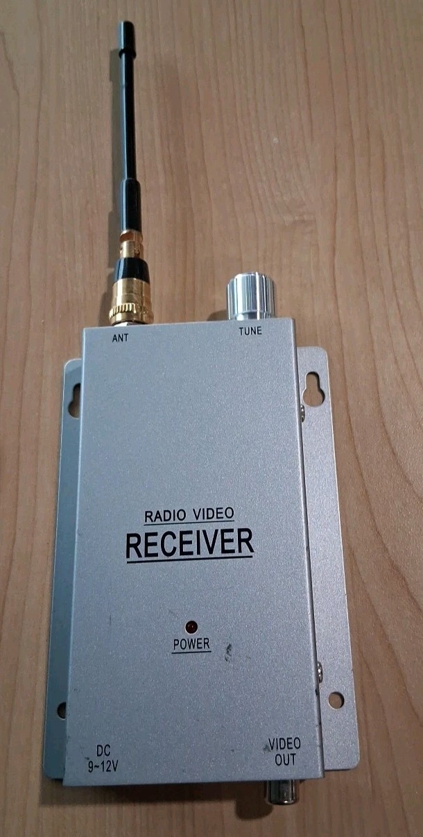 RADIO AV RECEIVER 9-12 volt Untested