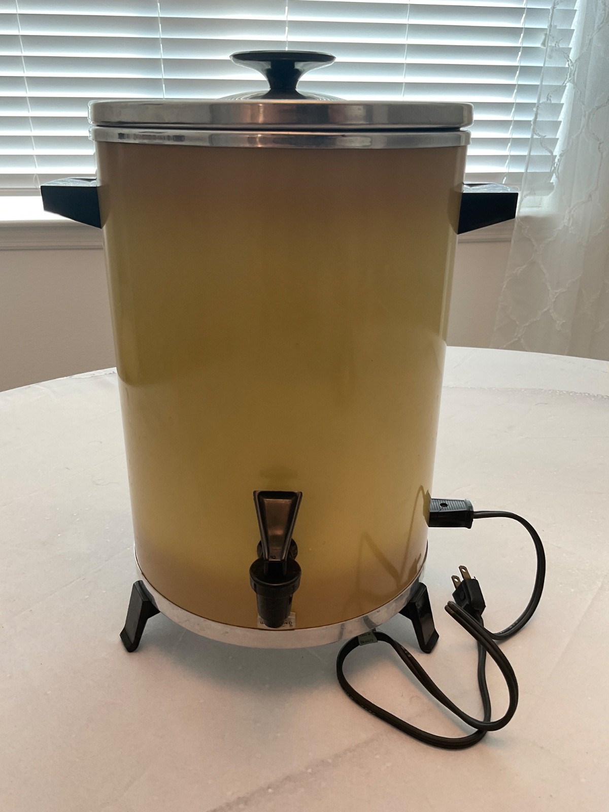 Vintage West Bend Coffee Maker 30 Cup Urn Harvest Yellow Electric Percolator