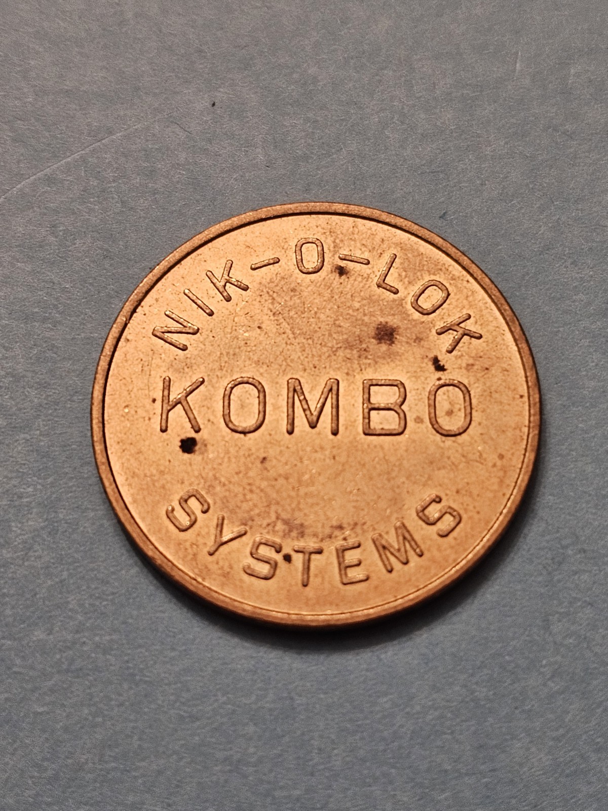 NIK-O-LOK KOMBO TOKEN BRASS VF-XF DETAIL USED NUMISTA RARITY OF 71 FREE SHIPPING