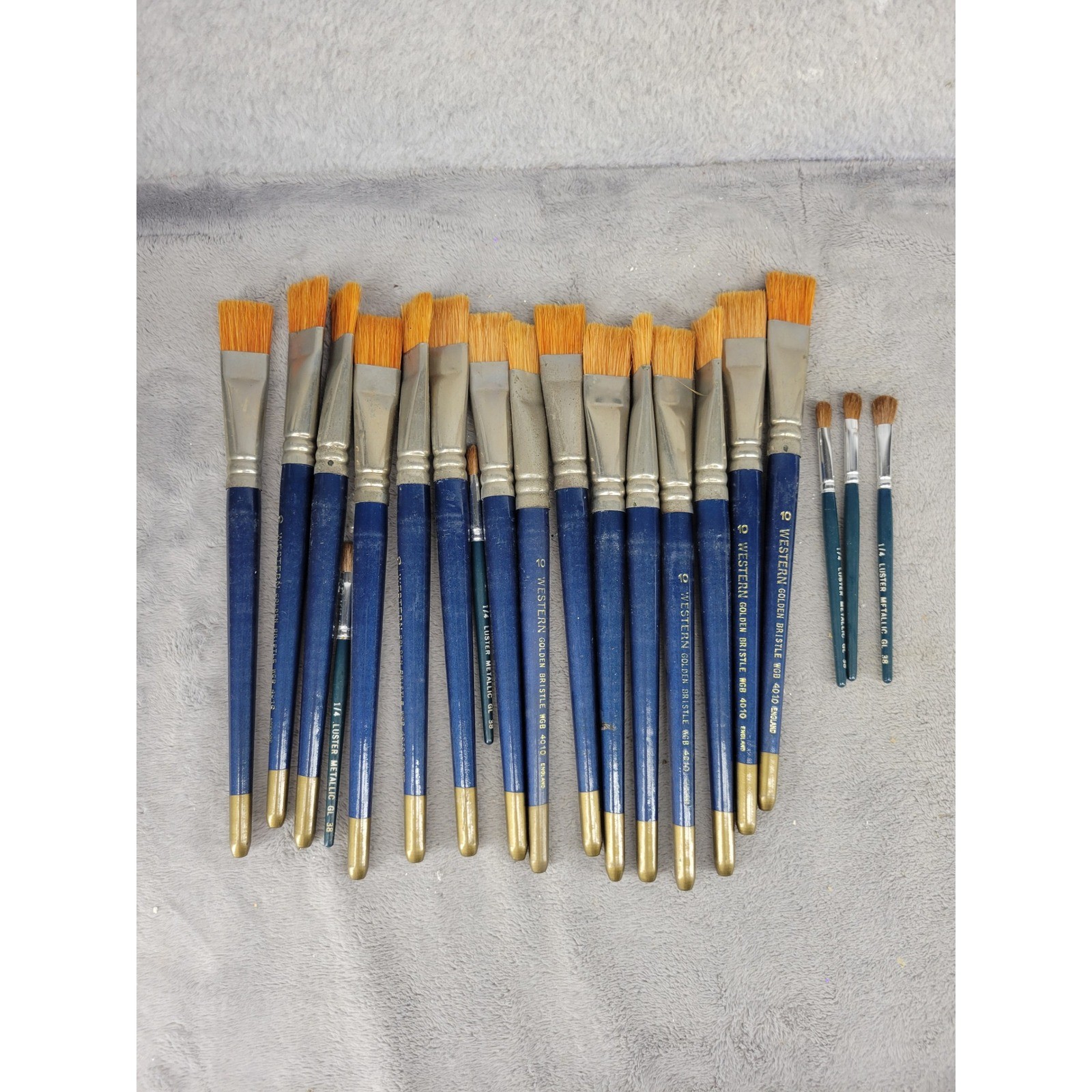 Lot of 20 Western Golden Bristle Artist Paint Brushes Flat Round Mixed Lot