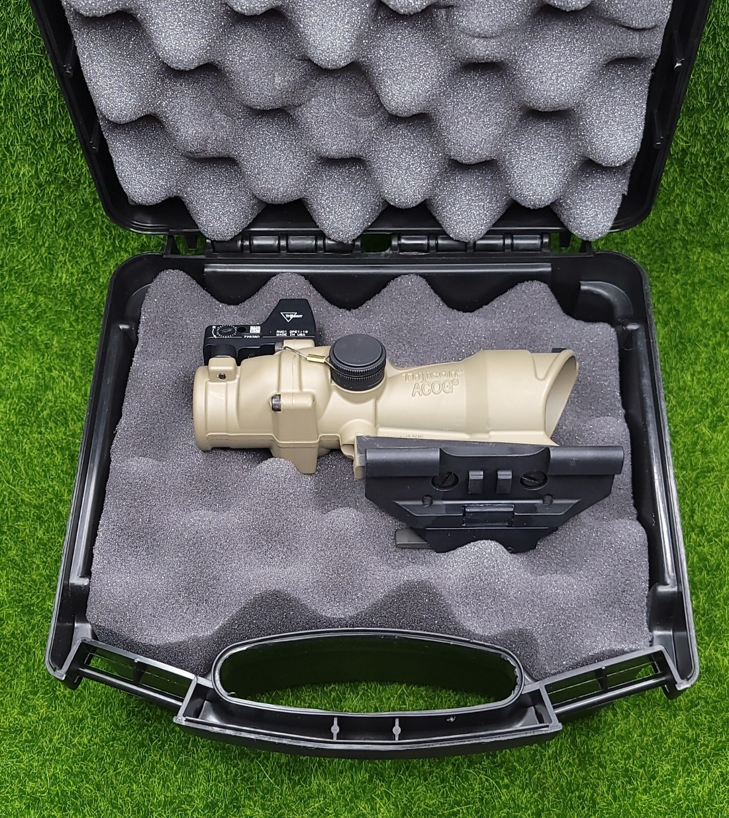 Trijicon ACOG 4x32 ECOS Scope Amber .223 Crosshair & 3.25 MOA RMR - TA01-D-10055