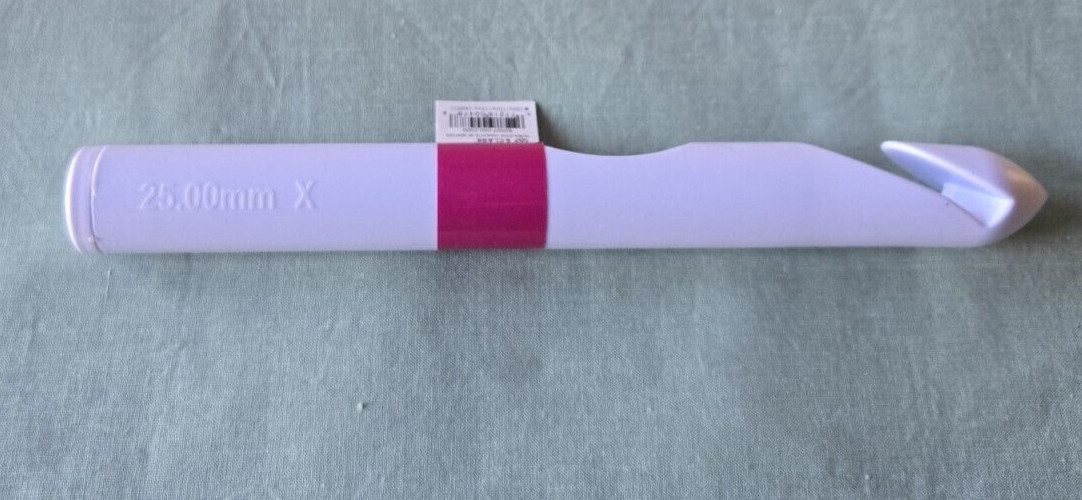 Susan Bates Luxite Bulky Plastic Crochet Hook 9"-Size X/25mm