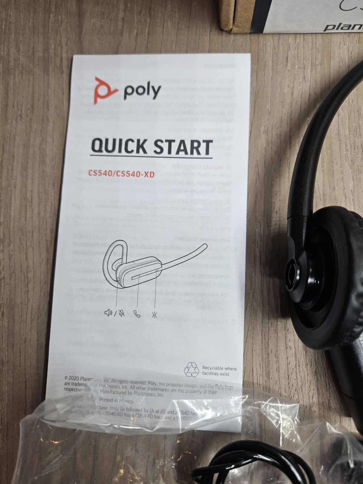PLANTRONICS Poly CS540 Wireless DECT Headset Black New