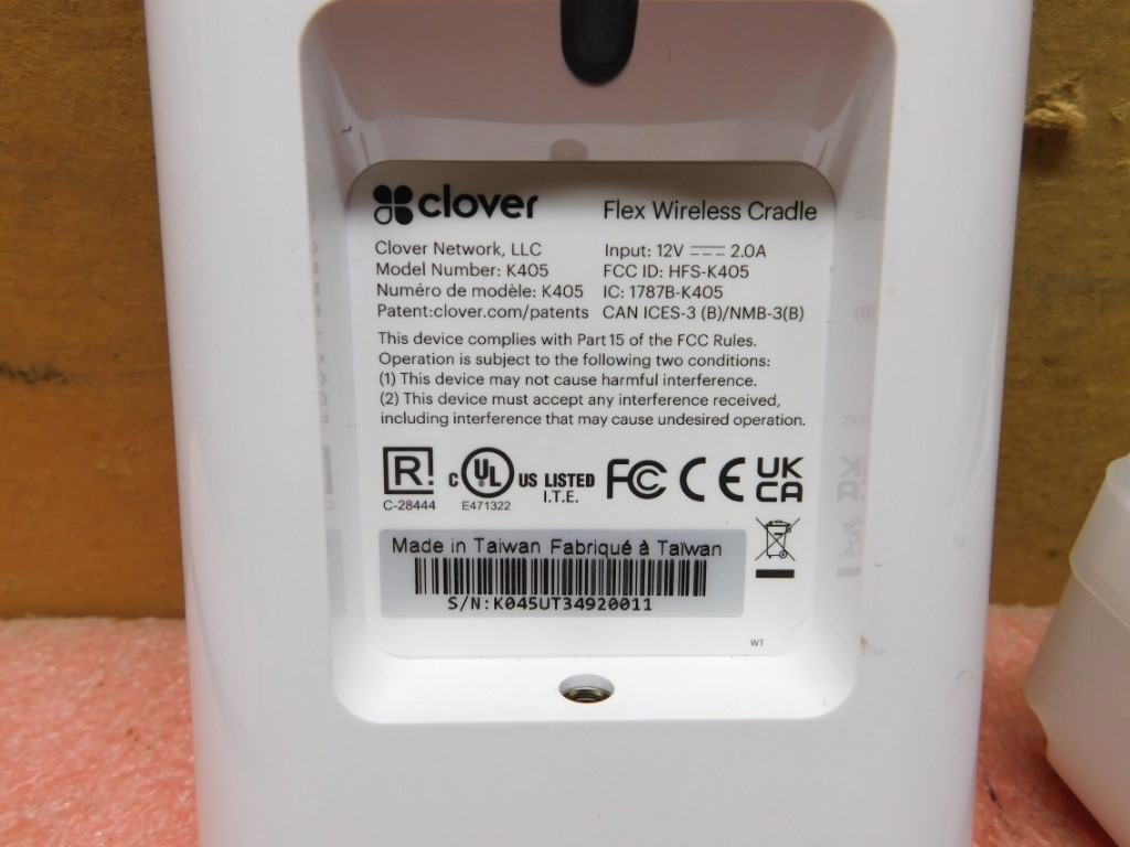 CLOVER Flex C405 Terminal w/ K405 Wireless Charging Cradle